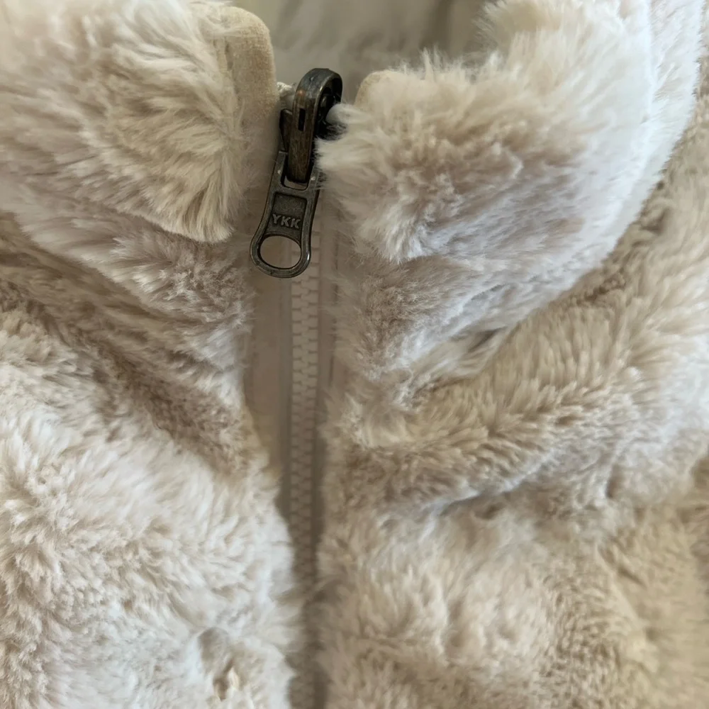 Nicole Miller White Faux Fur Vest/Reversible - Picture 2 of 8